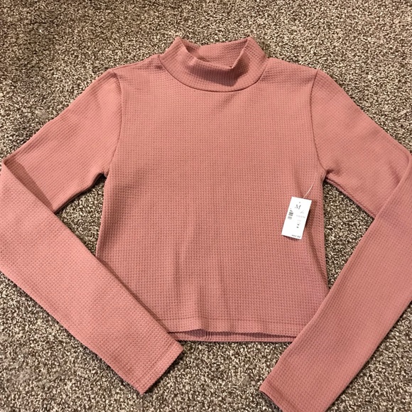 Aeropostale Tops - Aeropostale Medium Cropped Long Sleeve